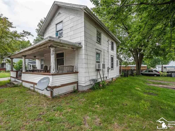221 E Adrian St, Blissfield, MI 49228