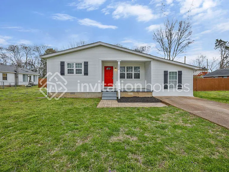 302 Nix Dr — Photo 1