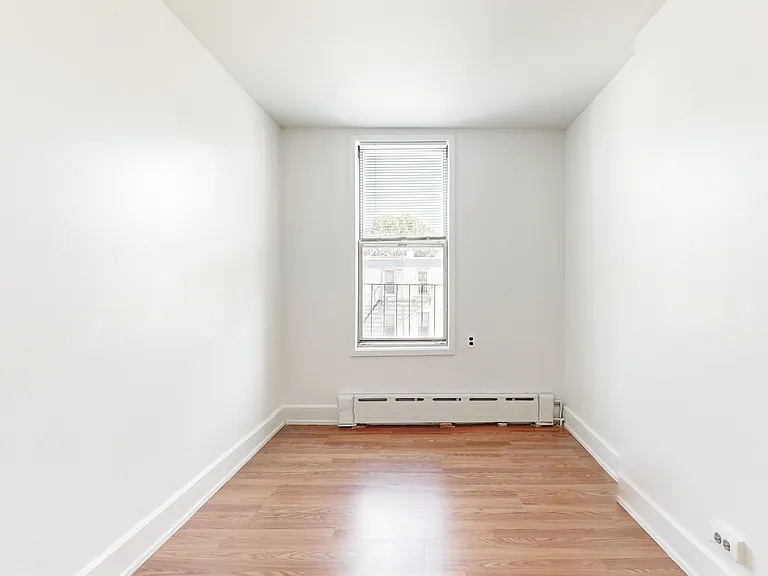 23-45 24th St #2R — Photo 9