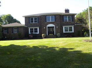 5 N Hockey Dr, Columbus, NJ 08022