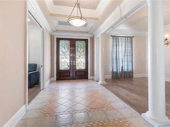 5th image of 111 Oakmont Dr
