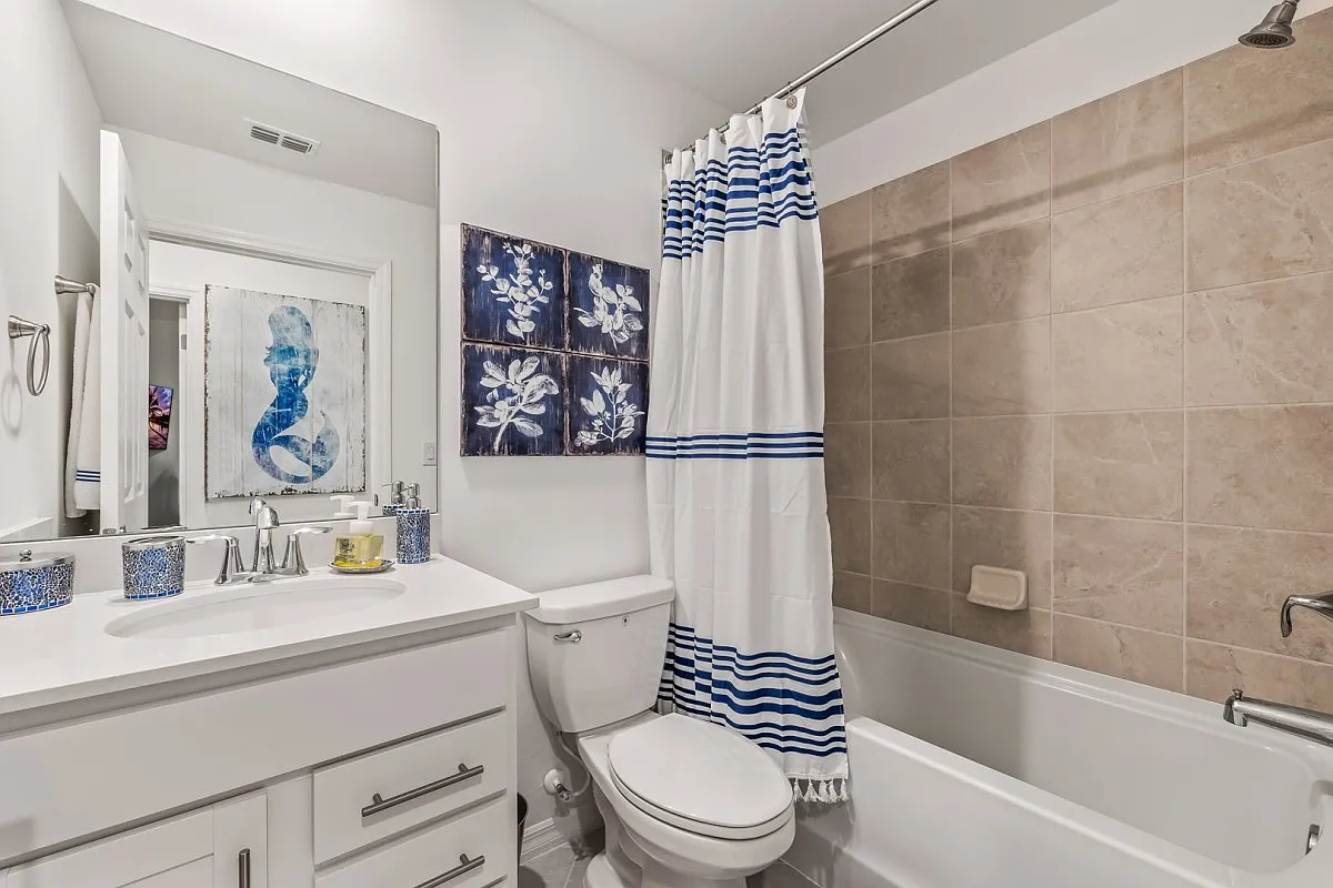 15940 Grassland Ln — Photo 3