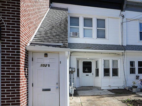 3rd image of 102 Chestnut St #A