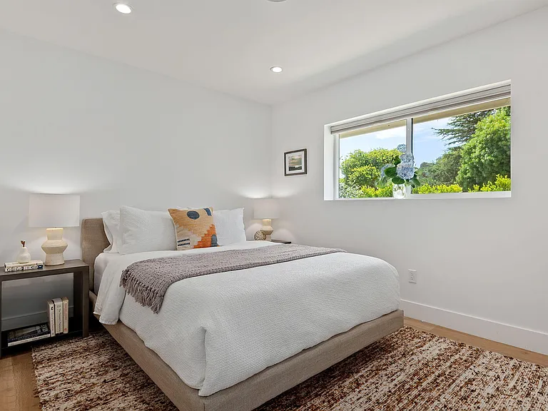 2402 Calle Montilla — Photo 30