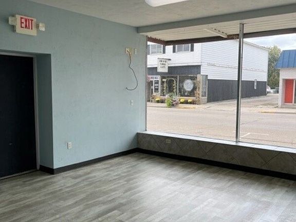 5th image of 110 S Main St