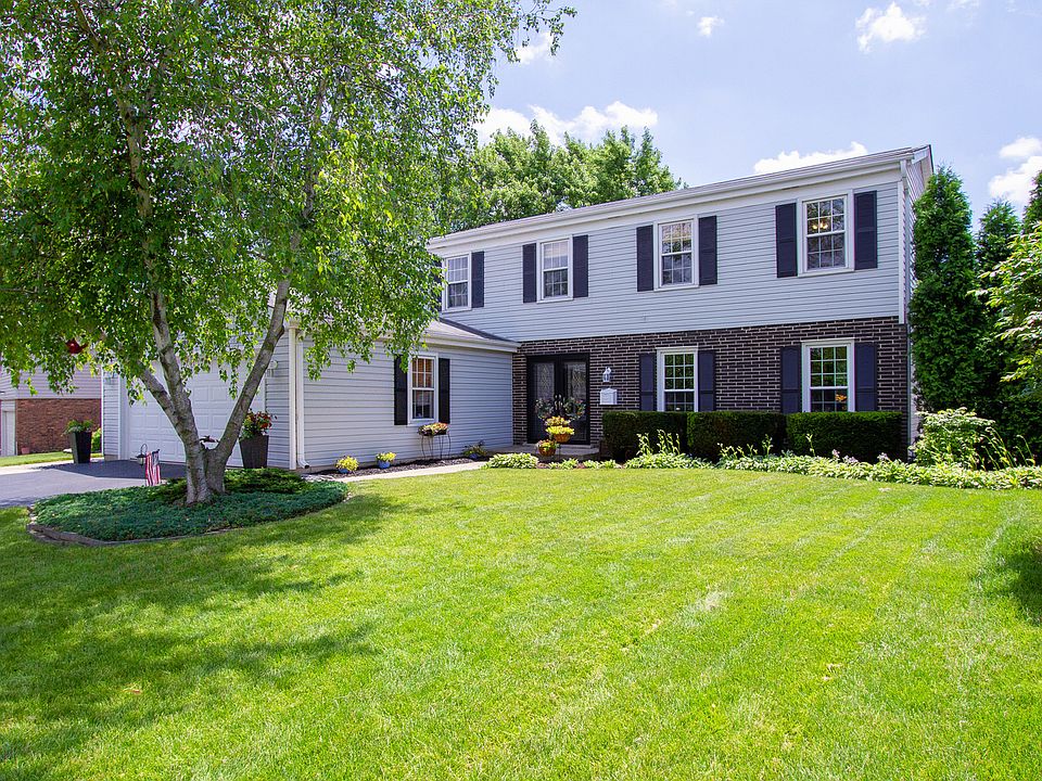 1st image of 425 Manor Hill Ln