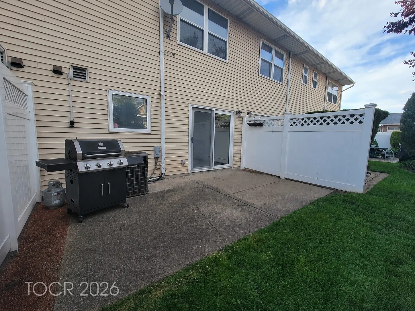 2 bed, 1.5 bath, $2,700 — Photo 3