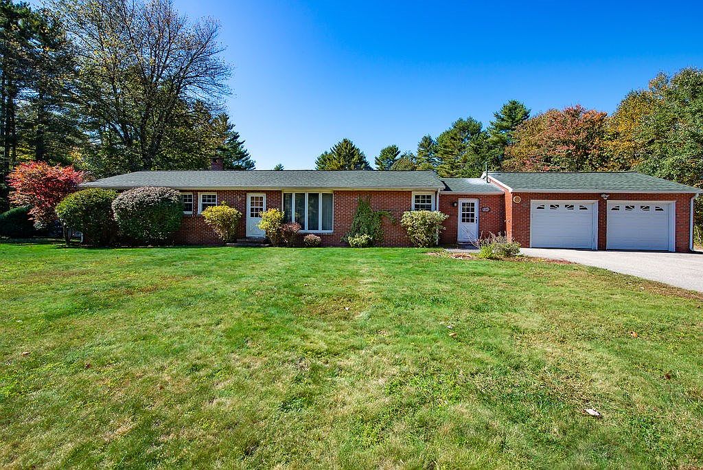 387 Hubbard Rd Berwick Me 03901 Mls 4829405 Zillow