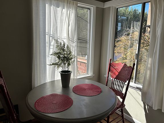 3rd image of 302 W Burnett St #A