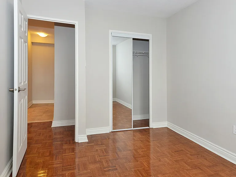 230 Oak St — Photo 28