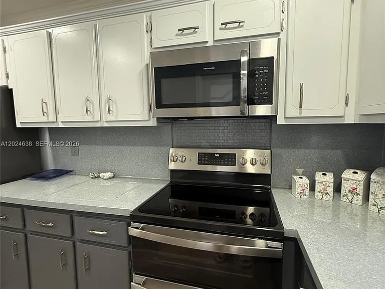 5300 Washington St #H140 — Photo 23
