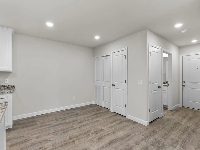 Sherman Square Apartments — Photo 11