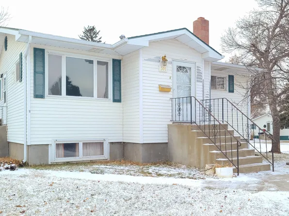 301 12th Ave SW, Mandan, ND 58554