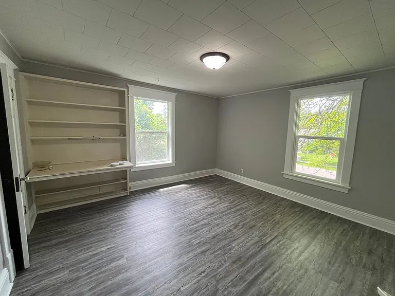 224 James Ave — Photo 41