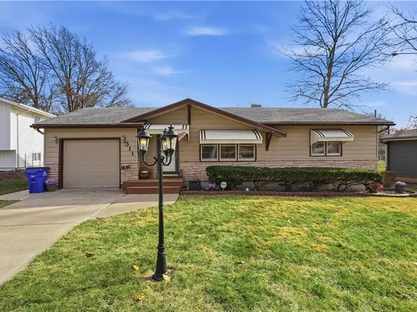 311 NE Arlington Cir, Lees Summit, MO 64063