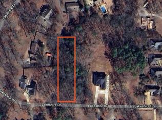 Lakeshire Dr, Tupelo, MS 38804