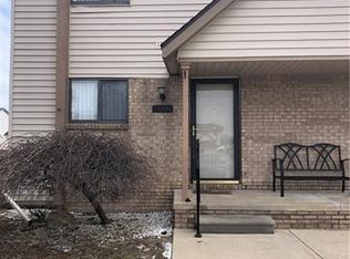 25899 New Forest Ct, Chesterfield, MI