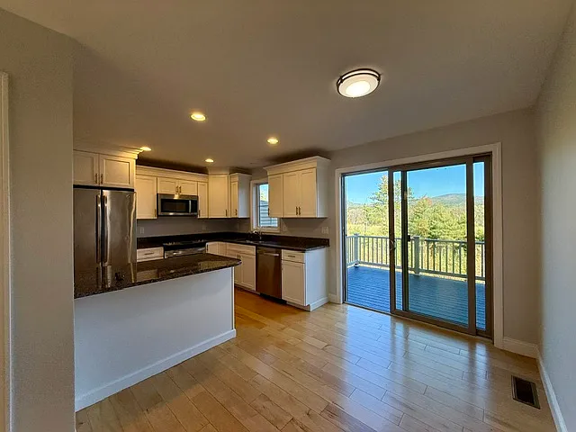 2 bed, 1560 sqft, $2,400 — Photo 2