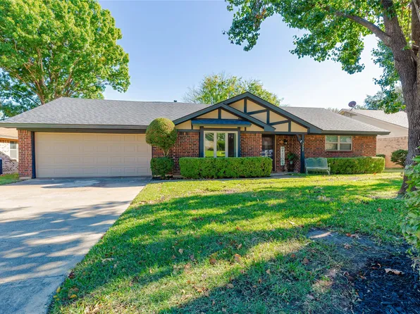 5532 Shady Meadow St, North Richland Hills, TX 76180