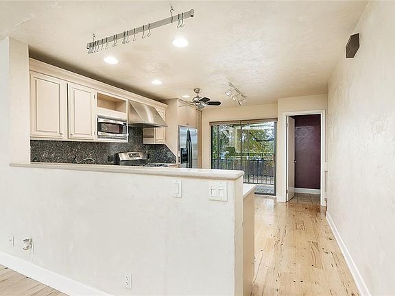 5th image of 901 Avenue B