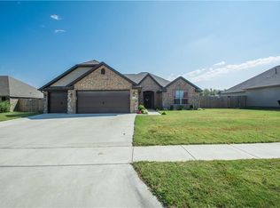 12504 Barranger Dr, Fayetteville, AR 72730