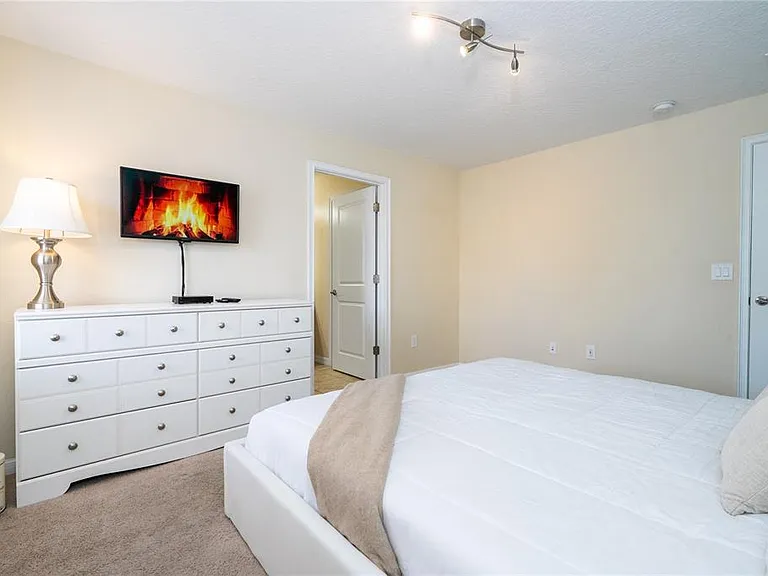4908 Clock Tower Dr — Photo 41