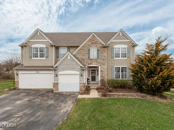 17669 Auburn Ridge Dr, Lockport, IL 60441