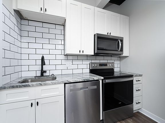 4th image of 224 W 5th St
