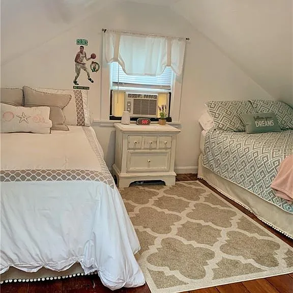 16 Florence Ave — Photo 13