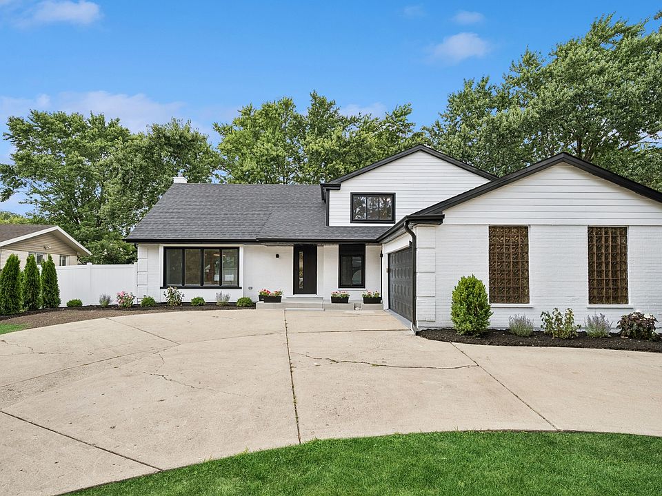 1st image of 4035 Crestwood Dr