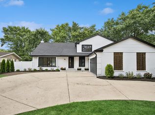4035 Crestwood Dr, Northbrook, IL