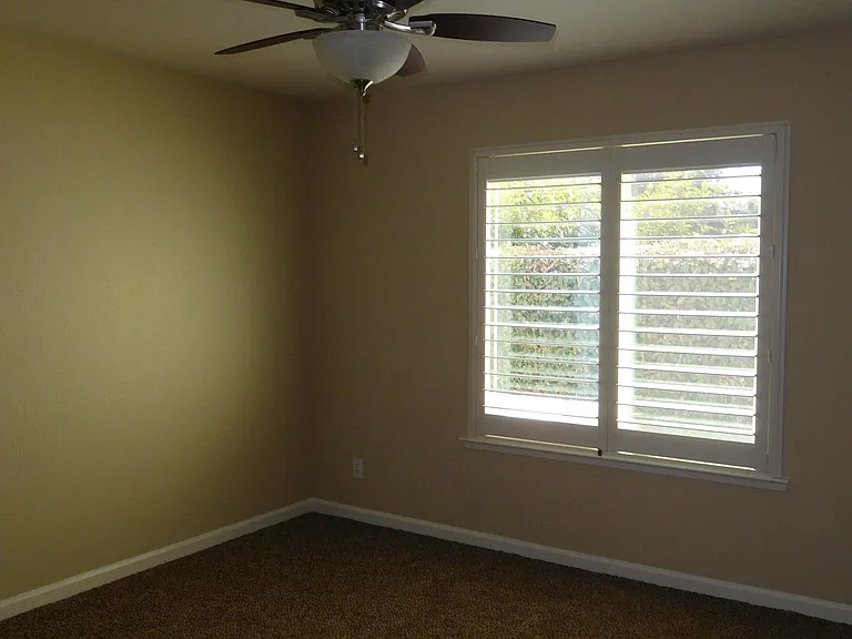 5809 W Menlo Ave — Photo 9