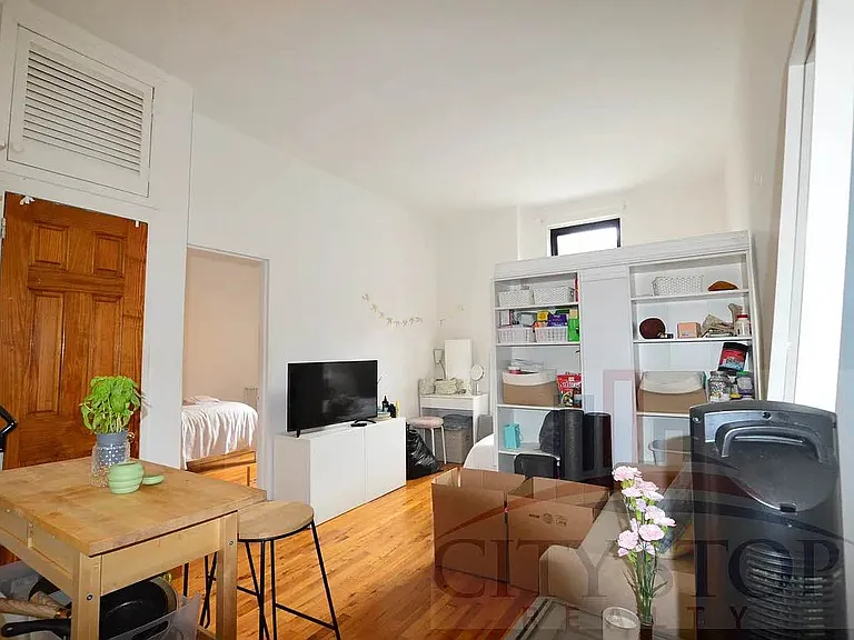 101 W 77th St #3B — Photo 2