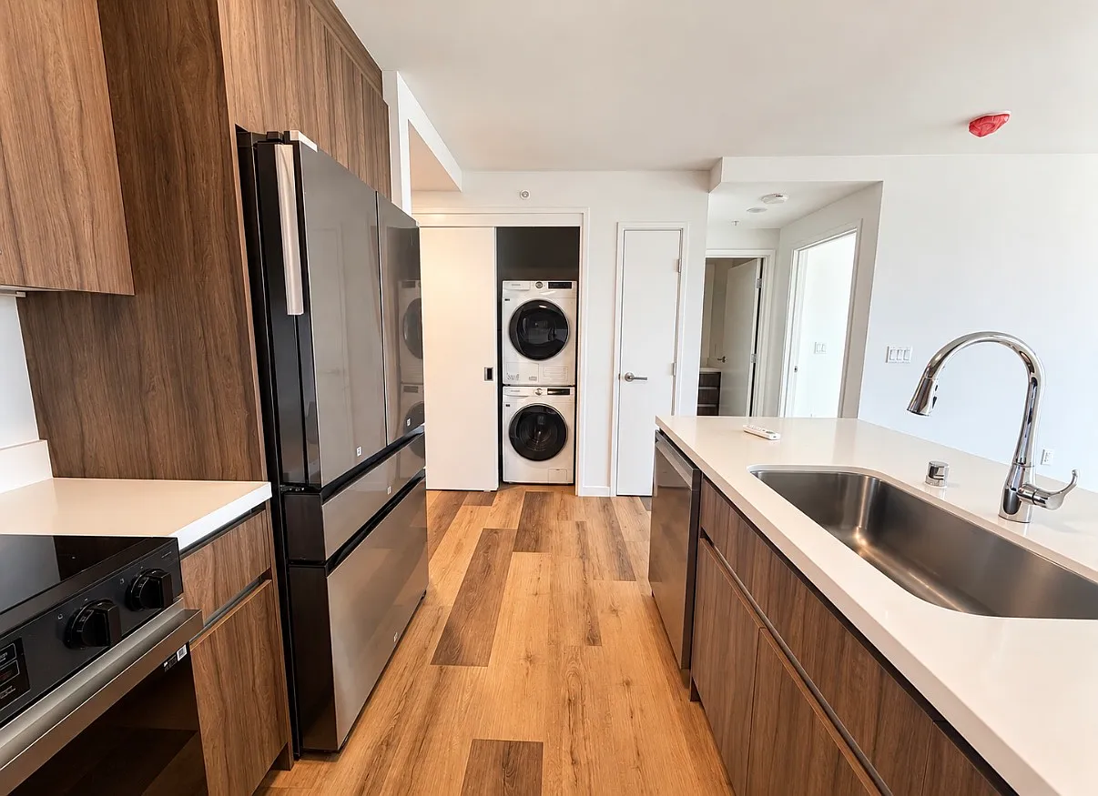 2 bed, 841 sqft, $4,125 — Photo 2