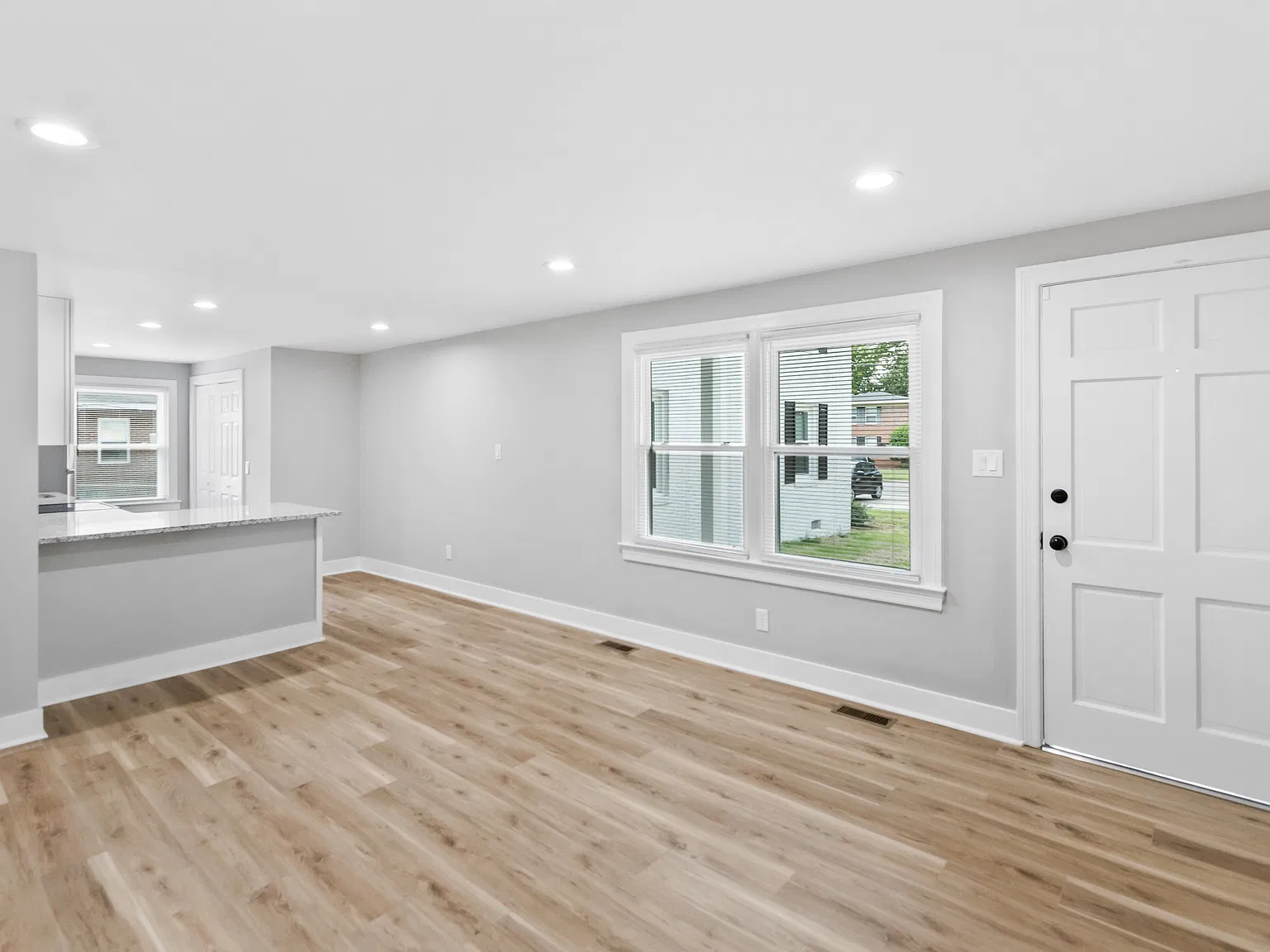 2 bed, 800 sqft, $1,100 — Photo 4