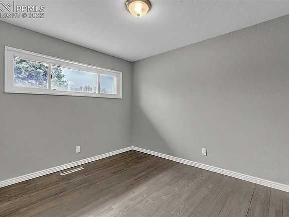 3rd image of 120 Sumac Dr