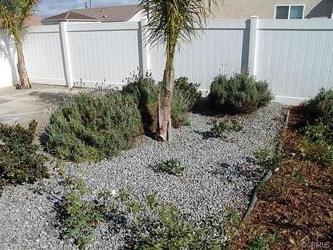 3rd image of 318 Jubilee Ct