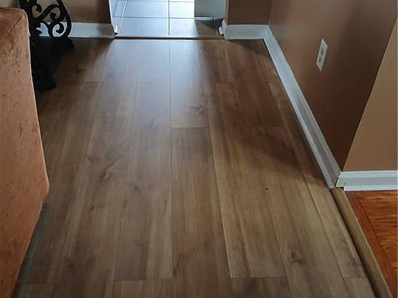 3rd image of 618 Williams Rd