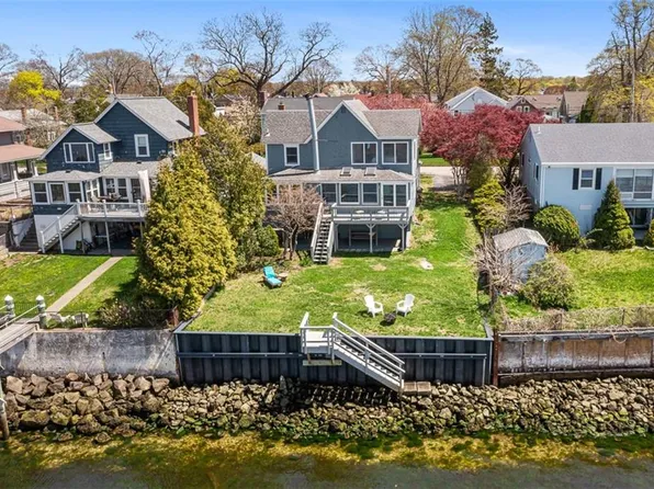 233 Terrace Ave, Riverside, RI 02915