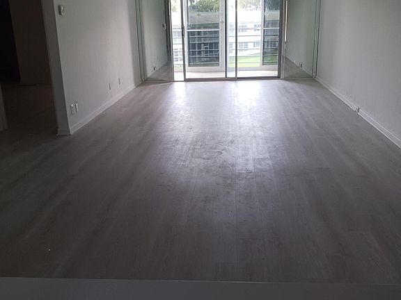 5th image of 4702 Martinique Drive #F3