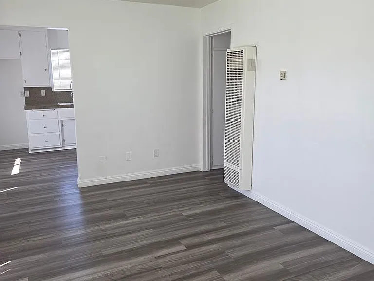 1376 E Date St — Photo 3