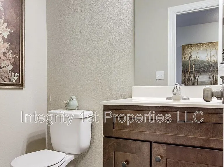 10501 Clubhouse Dr — Photo 3