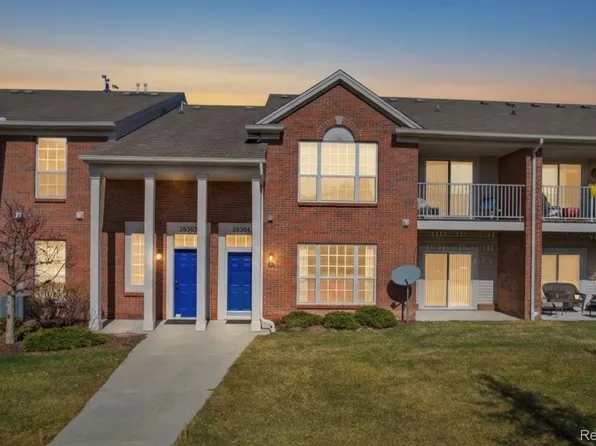 28304 Adler Park Dr S, Chesterfield, MI 48051