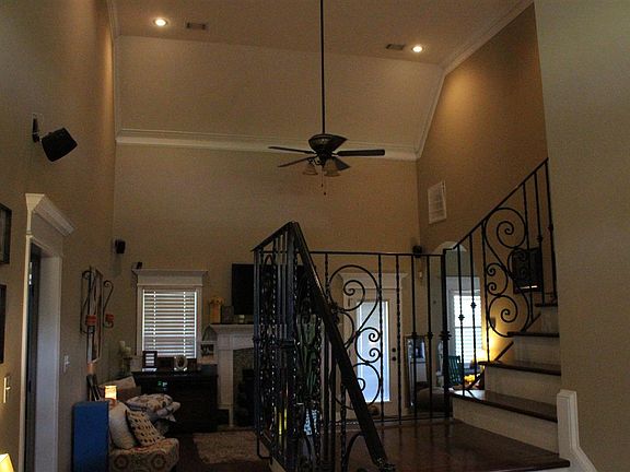 3rd image of 506 Childers Dr