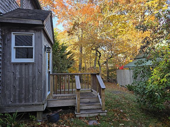 2nd image of 33 Alyssa Ln