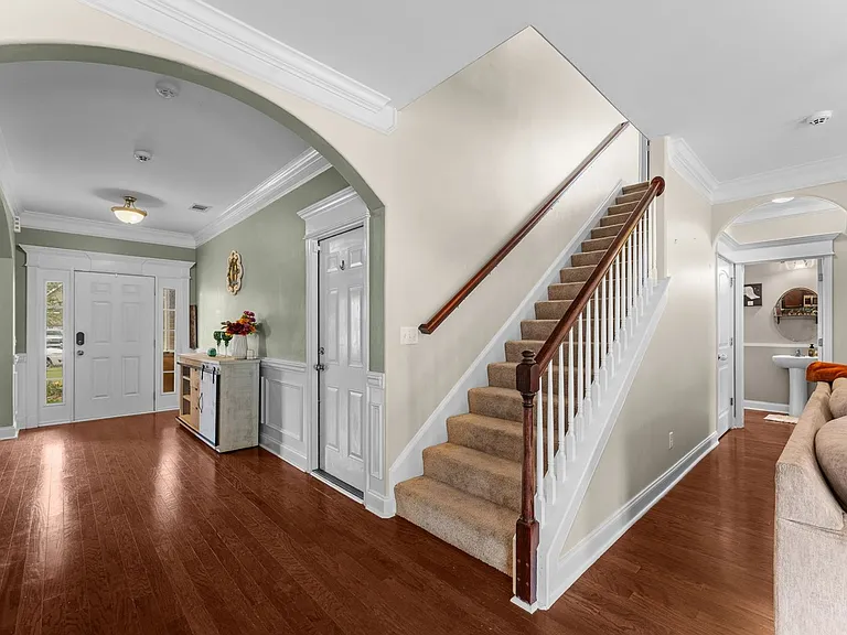 108 Saratoga Dr — Photo 6