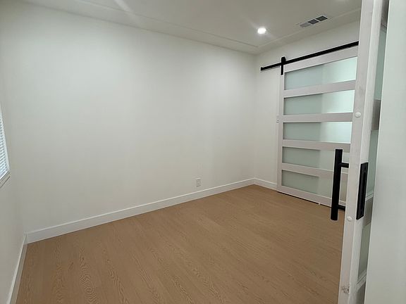 5th image of 958 W Glenoaks Blvd #958