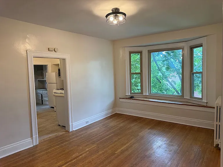 5542 Fair Oaks Street — Photo 2