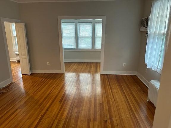 3rd image of 14 Laura Ave Unit 2