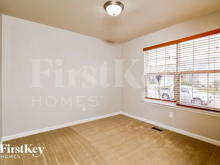 137 Boardwalk Gardens Dr — Photo 11